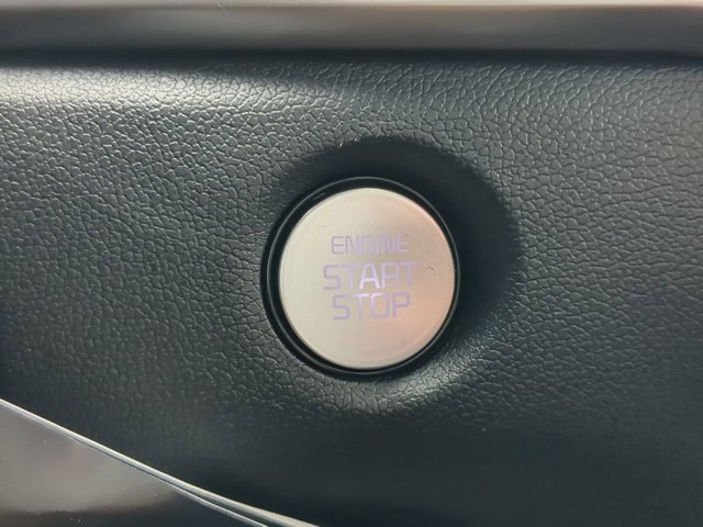 Used 2025 Red Kia S image 29