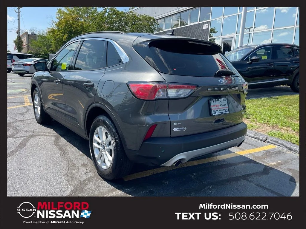 Used 2020 Gray Ford SE image 3