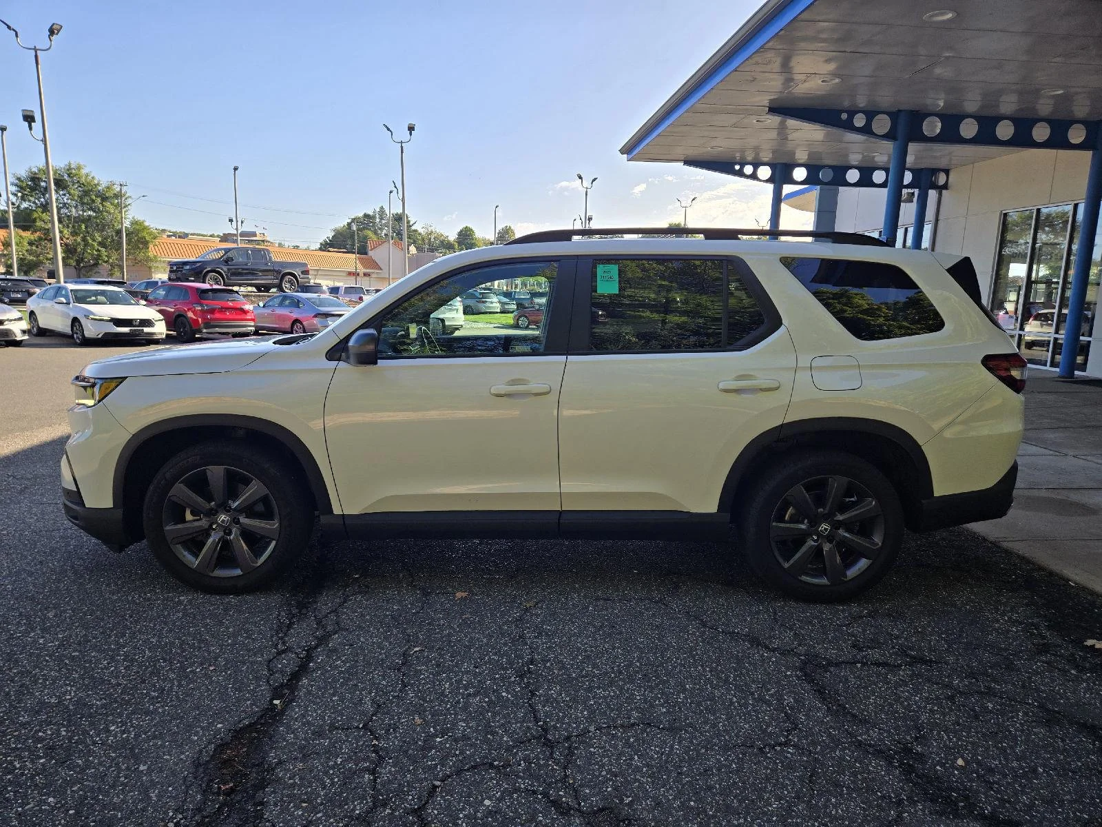 2023 Honda Pilot Sport - Photo 2