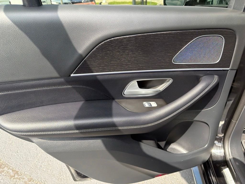 Used 2025 Black Mercedes-Benz GLE 450 image 12