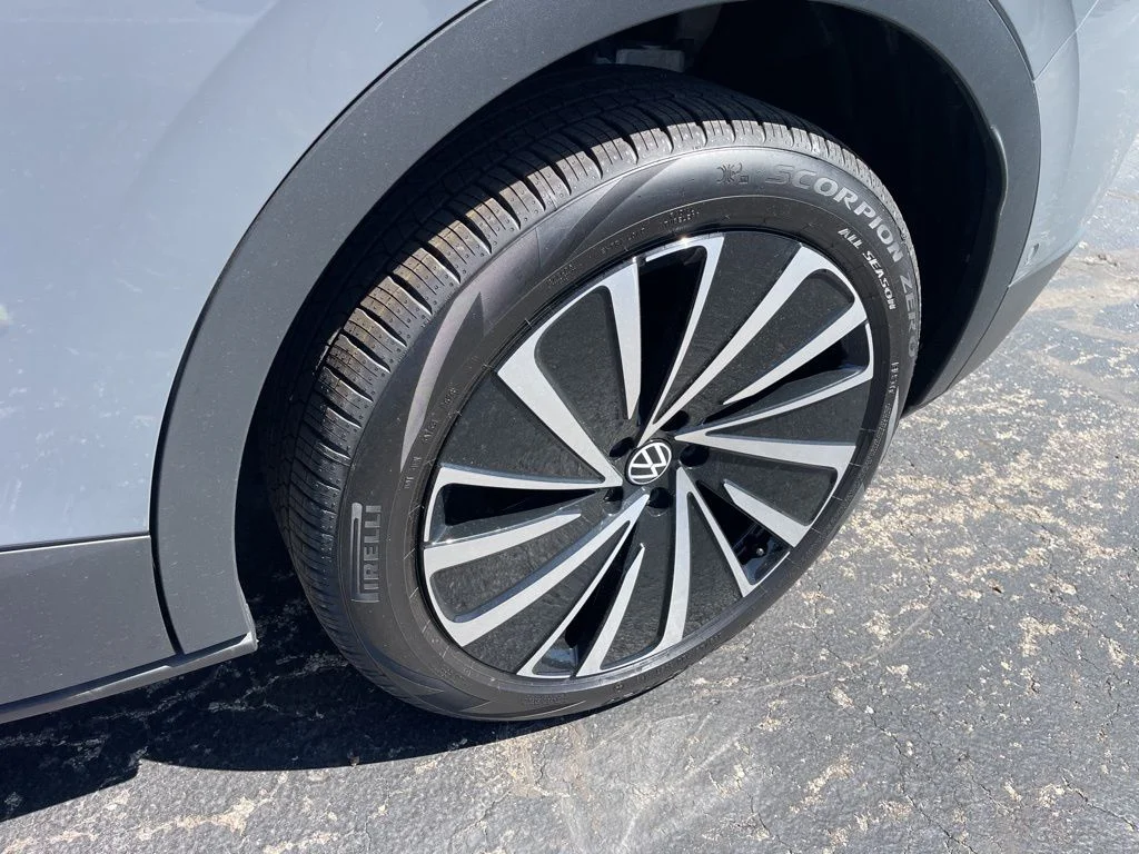 New 2026 Pure Gray Volkswagen Pro image 14
