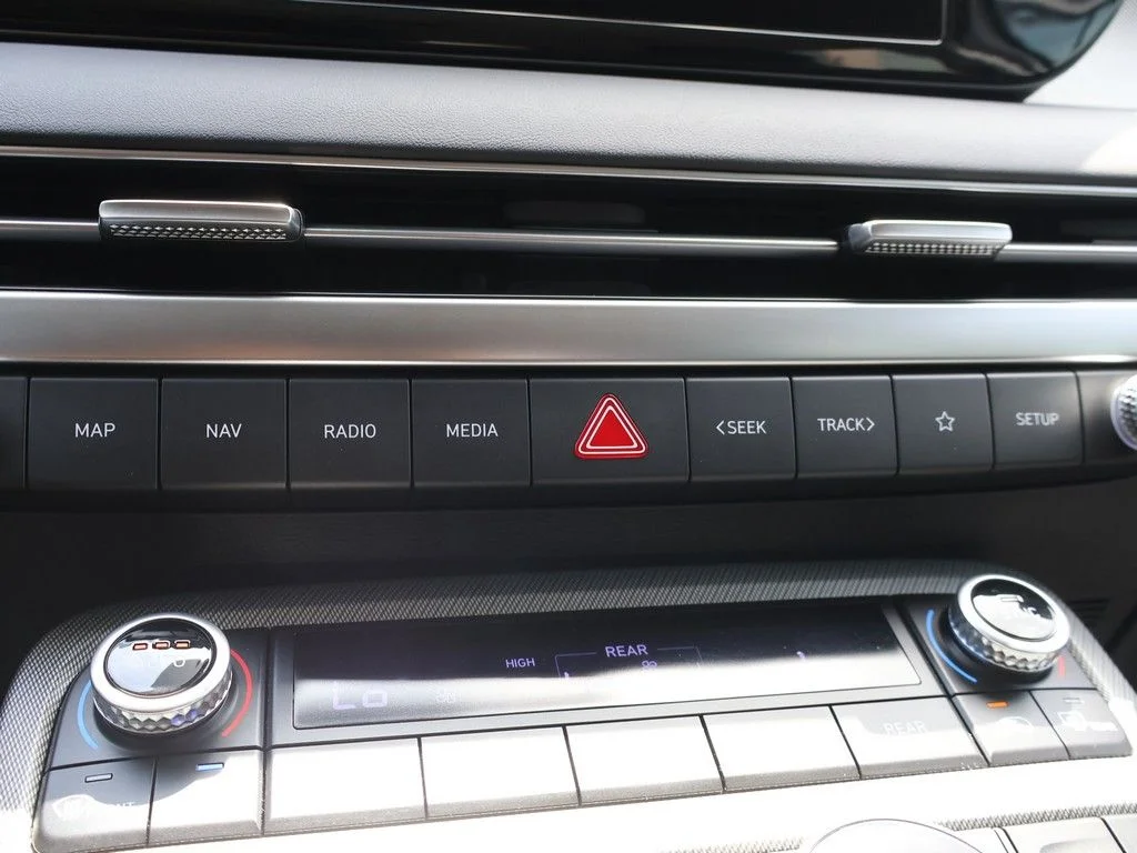 Used 2024 White Hyundai SEL image 56