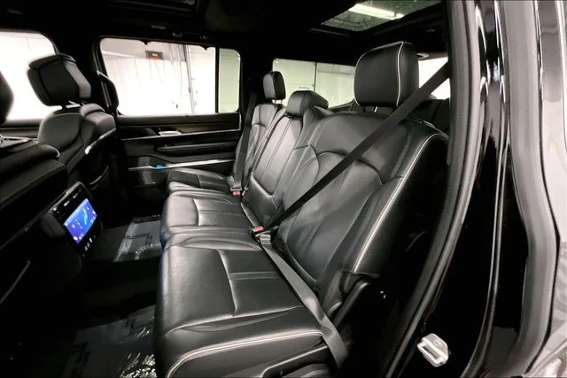 Used 2023 Diamond Black Crystal Pearlcoat Jeep Series II image 24
