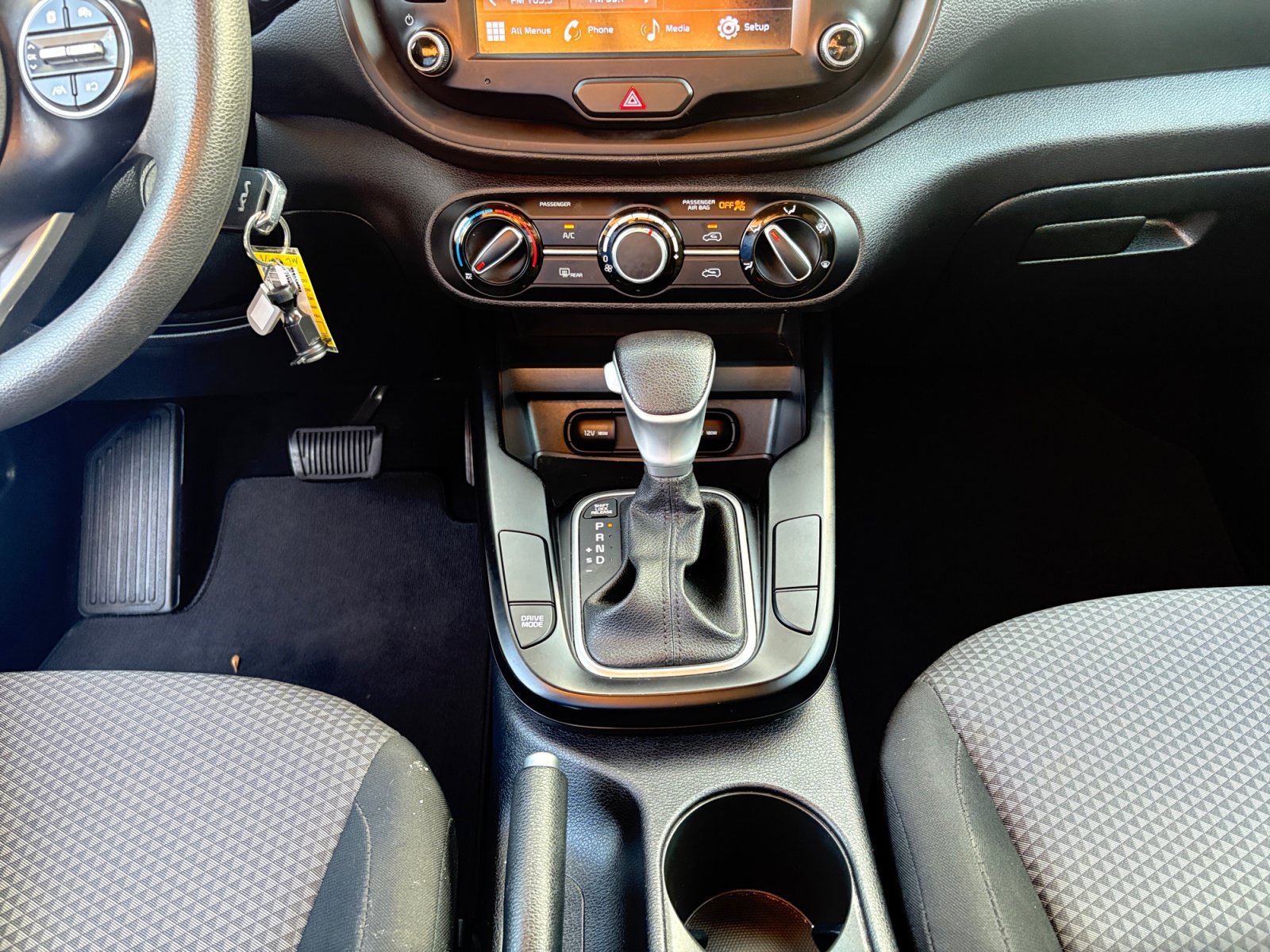 Used 2023 Gravity Gray Kia LX image 18