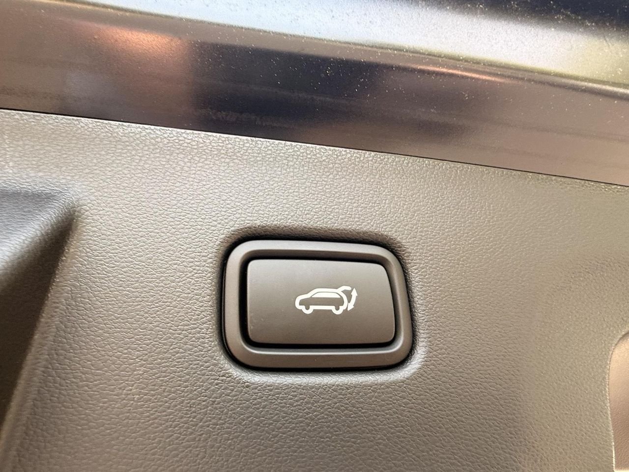 New 2026 Ash Black Hyundai SEL AWD image 17