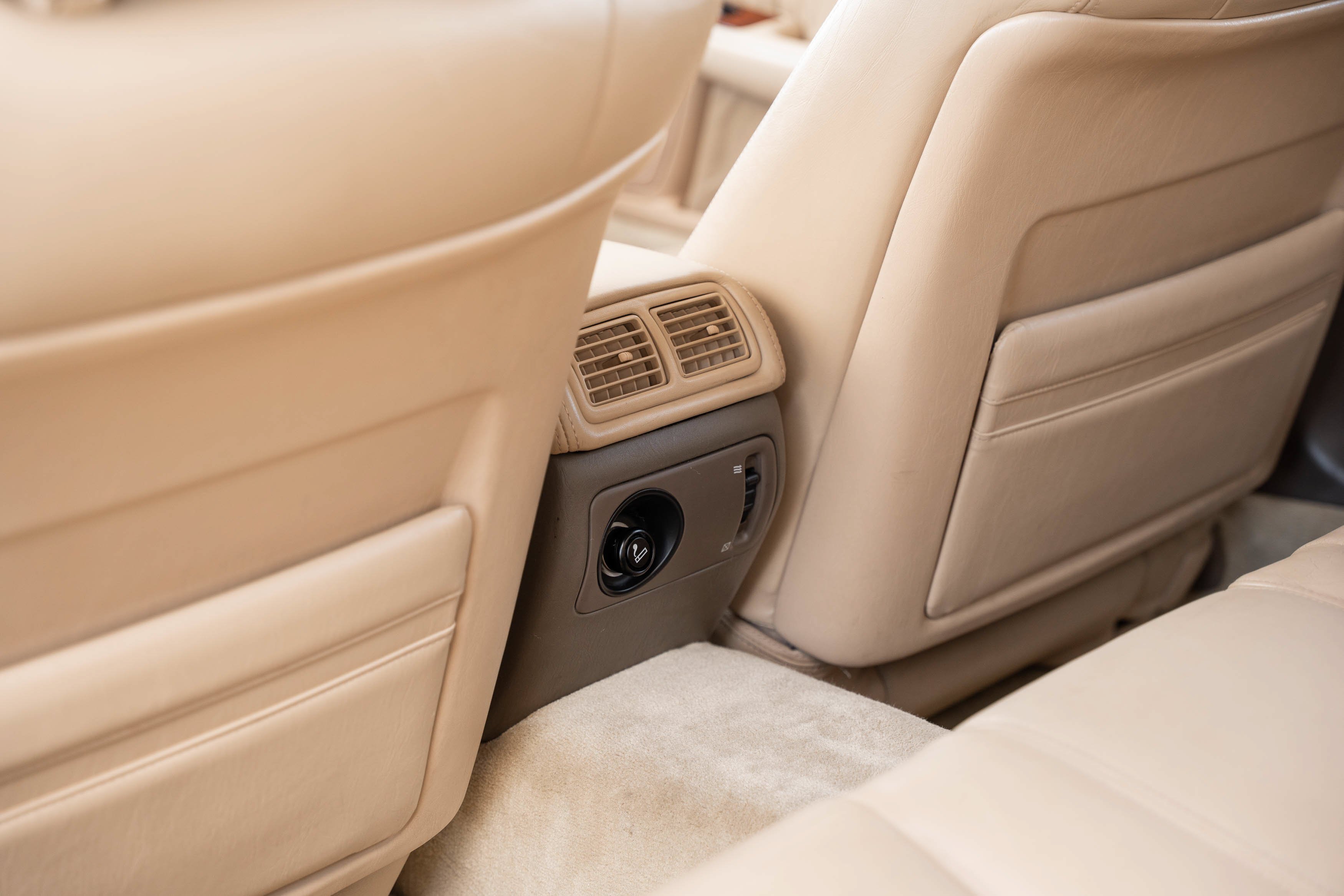 Used 1992 White Lexus 400 image 23