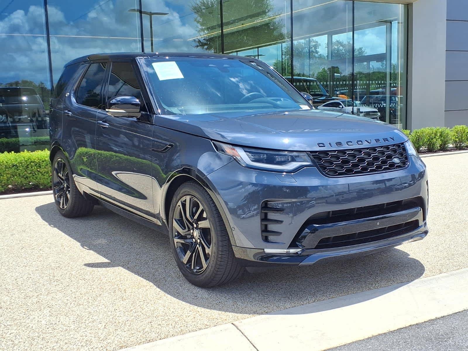 Certified Used 2025 Varesine Blue Metallic Land Rover Dynamic SE image 4