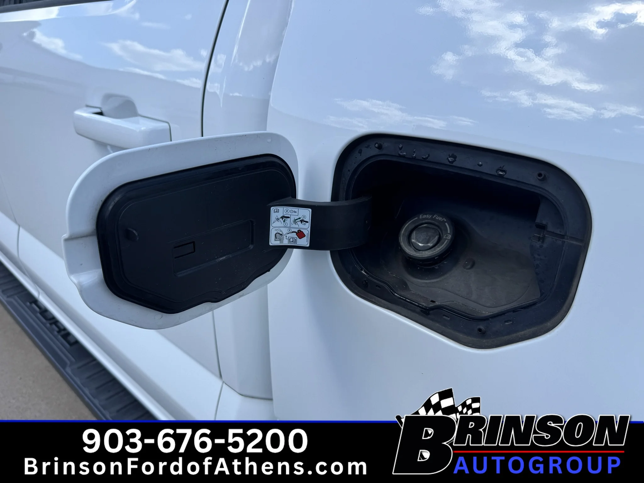 Certified Used 2023 Oxford White Ford LARIAT image 10