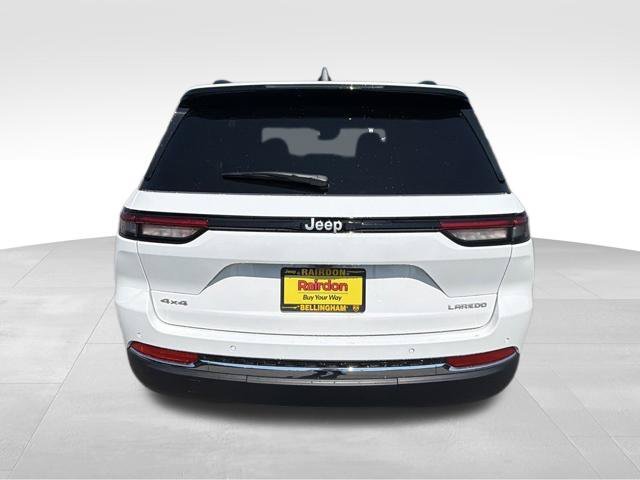 New 2026 Bright White Clear-Coat Exterior Paint Jeep Laredo image 6