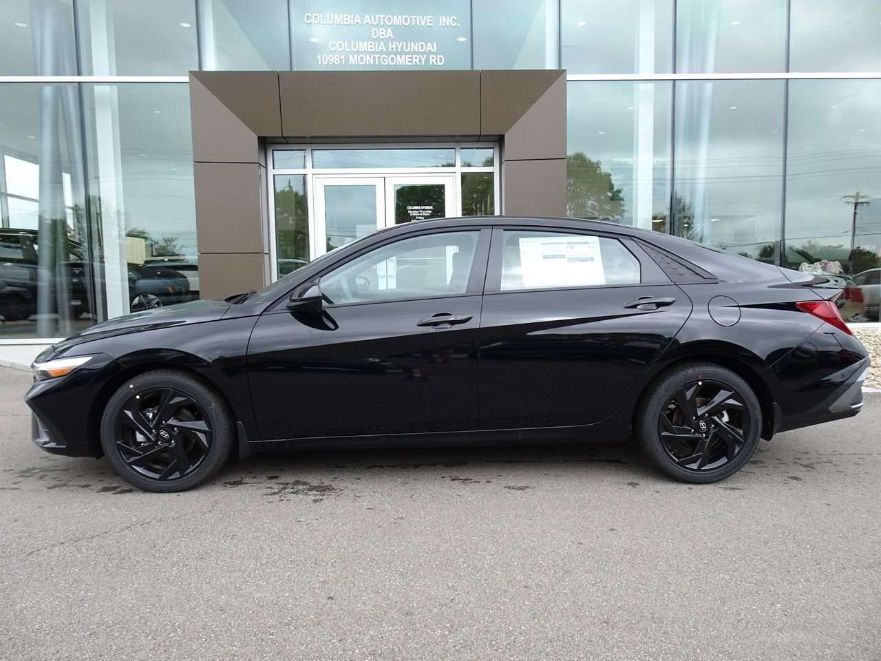 New 2026 Black Hyundai SEL Sport image 2