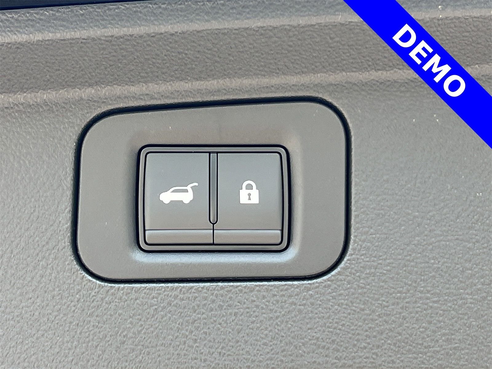 2025 Nissan Armada Platinum Reserve - Photo 32