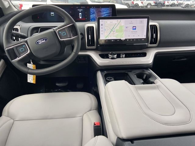 New 2027 Star White Metallic Tri-Coat Ford Active image 4