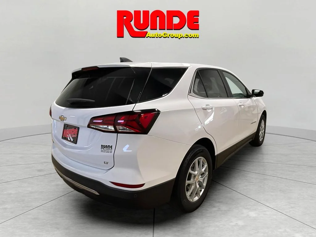 Used 2022 Summit White Chevrolet LT image 5