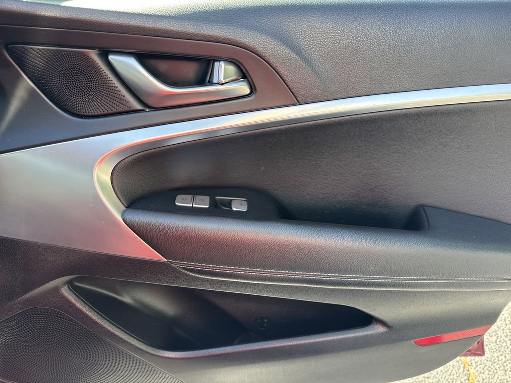 Used 2023 Red Genesis 2.0T image 14