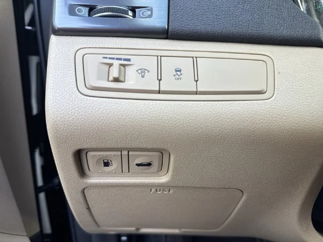 Used 2013 Black Hyundai Limited image 25