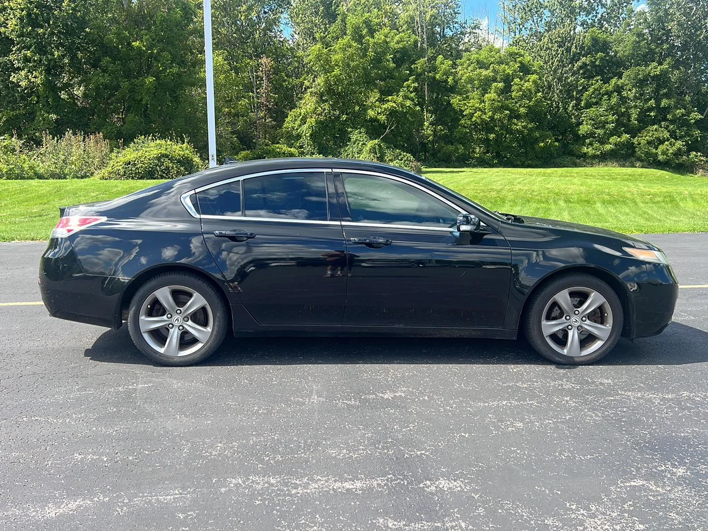 Used 2013 Crystal Black Pearl Acura Tech image 4