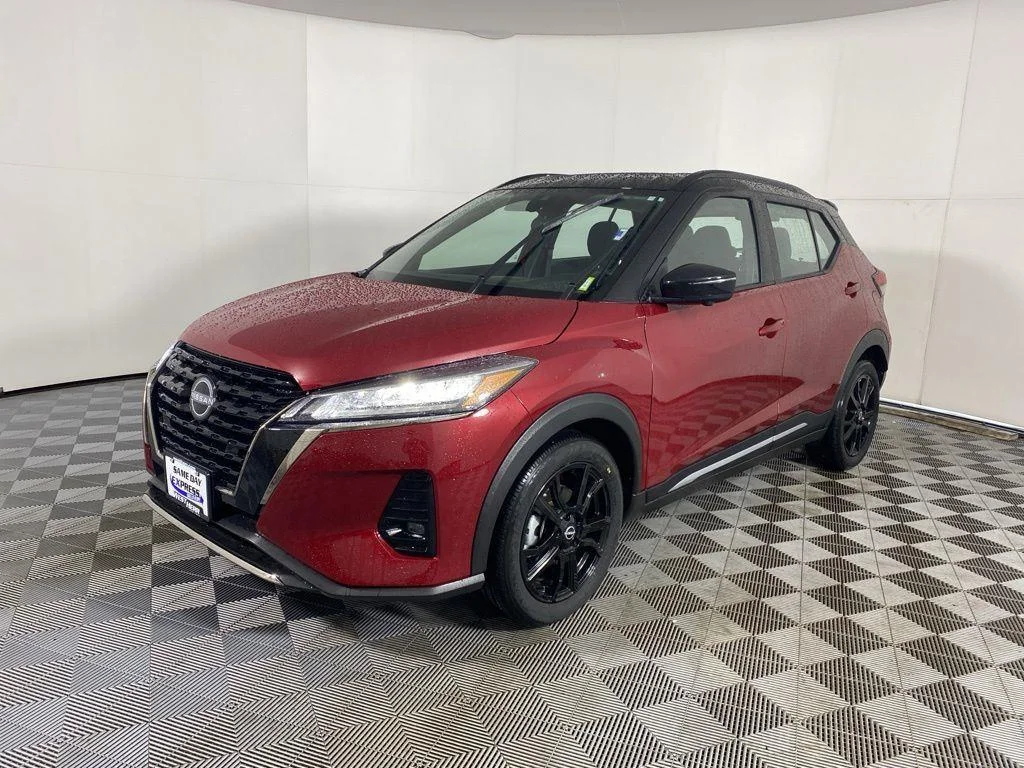 Used 2024 Super Black Nissan SR image 5