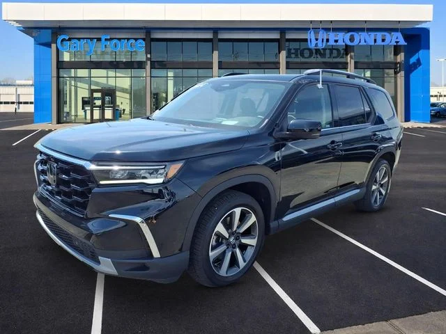Certified Used 2024 Crystal Black Pearl Honda AWD ELITE image 4