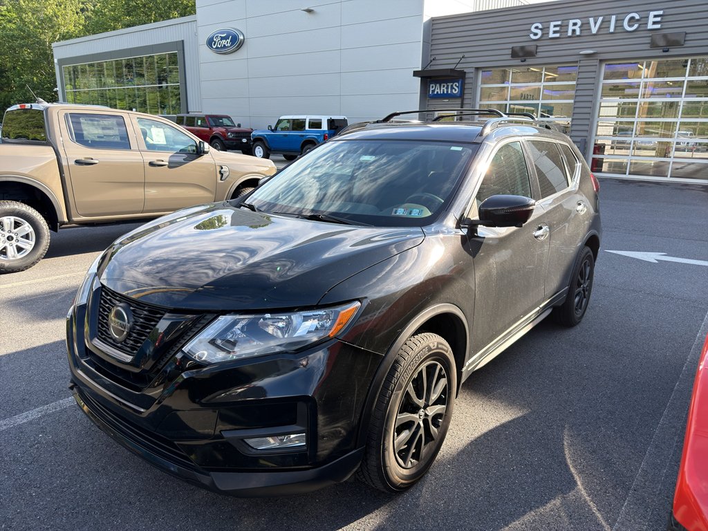 Used 2018 Nissan Rogue SV with VIN 5N1AT2MVXJC758436 for sale in Willow Street, PA