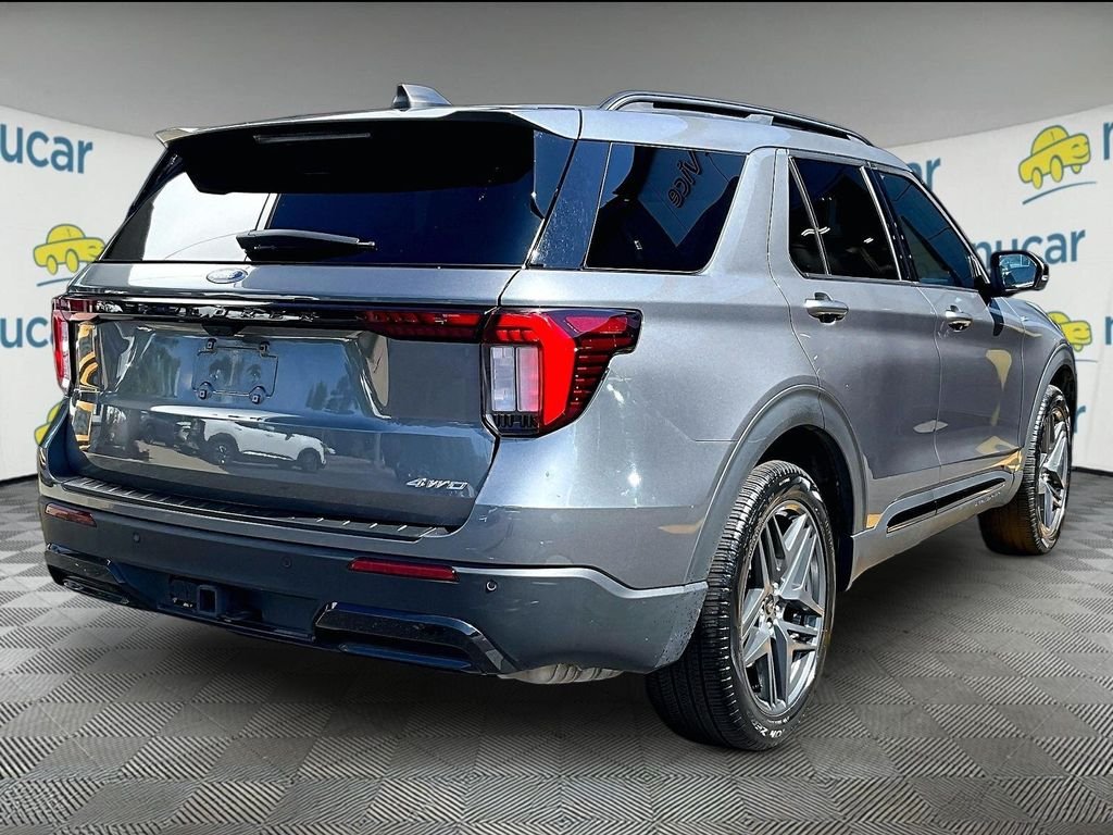 Used 2025 Gray Ford ST-Line image 7