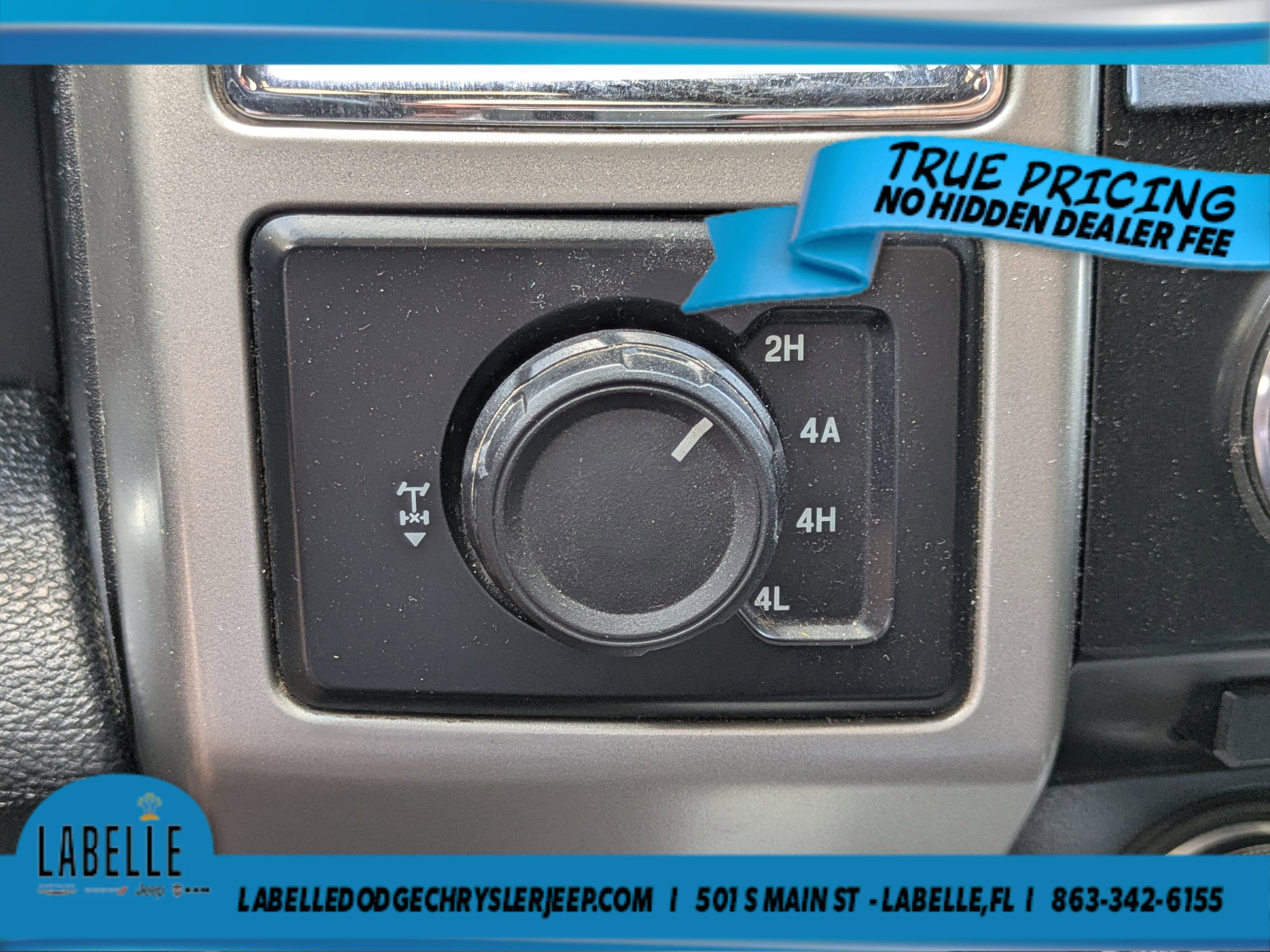Used 2015  Ford Lariat image 27