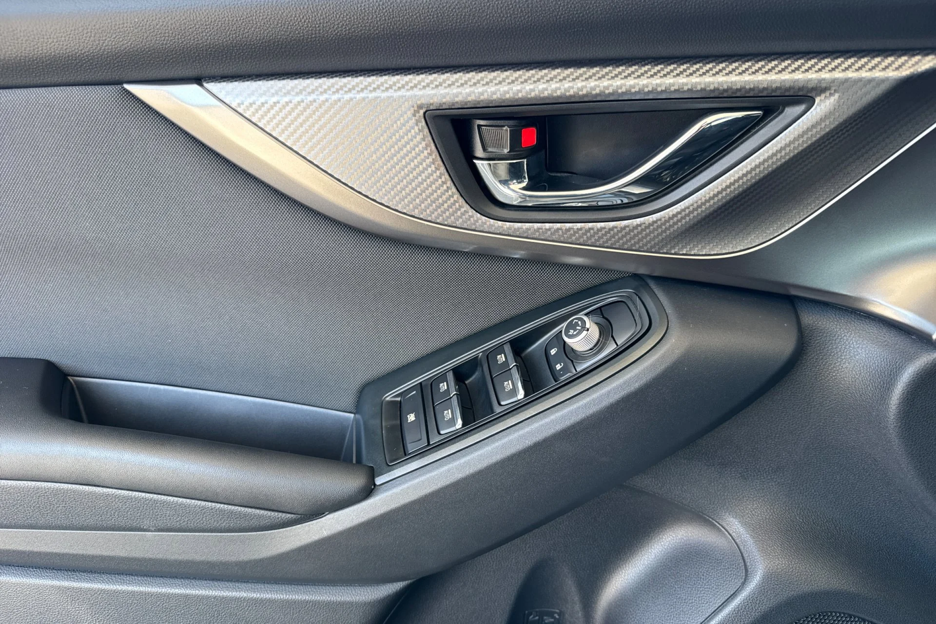 Used 2022 Ice Silver Metallic Subaru Premium image 14
