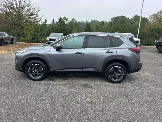 Used 2025 Gray Nissan SV image 7