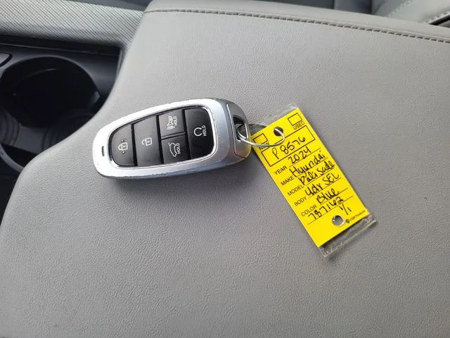 Used 2024 White Hyundai SEL image 23