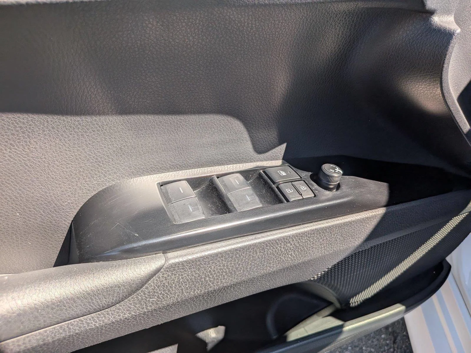Used 2025  TOYOTA  image 16