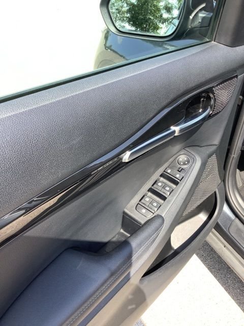 Used 2022 Black Kia EX image 18
