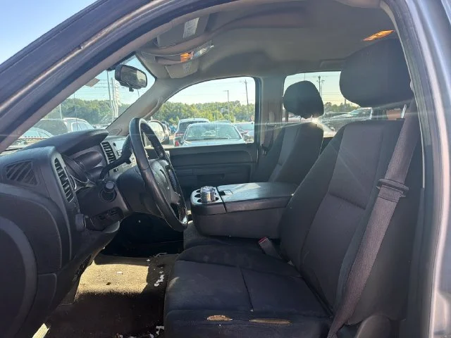 Used 2013 Silver GMC SLE image 9