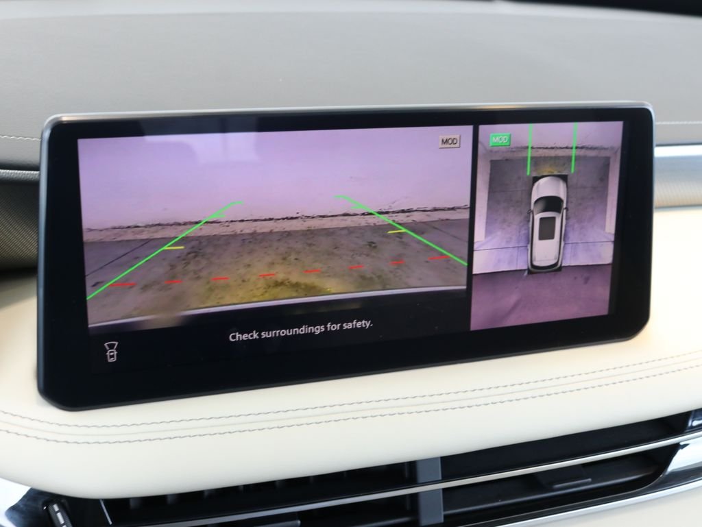 Used 2023 White INFINITI LUXE image 14