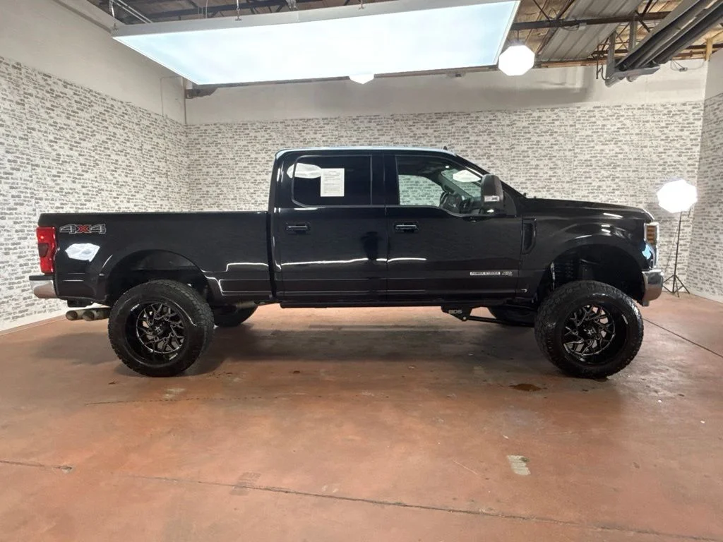 Used 2019 Agate Black Metallic Ford Lariat image 8