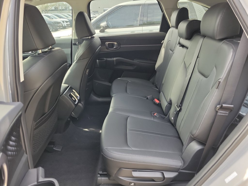 New 2026 Wolf Gray Kia S image 15