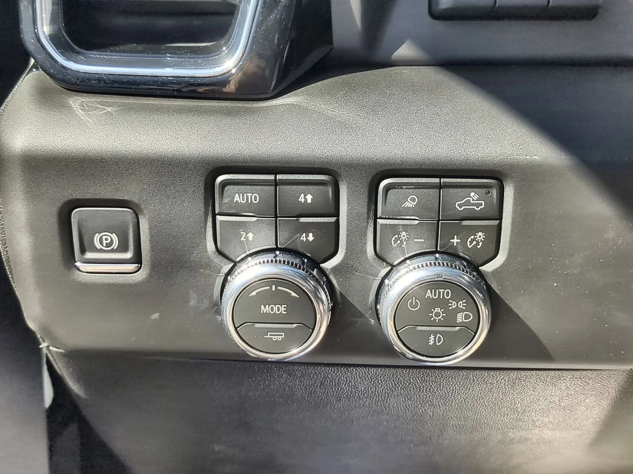 New 2026 Titanium Rush Metallic GMC Denali image 18