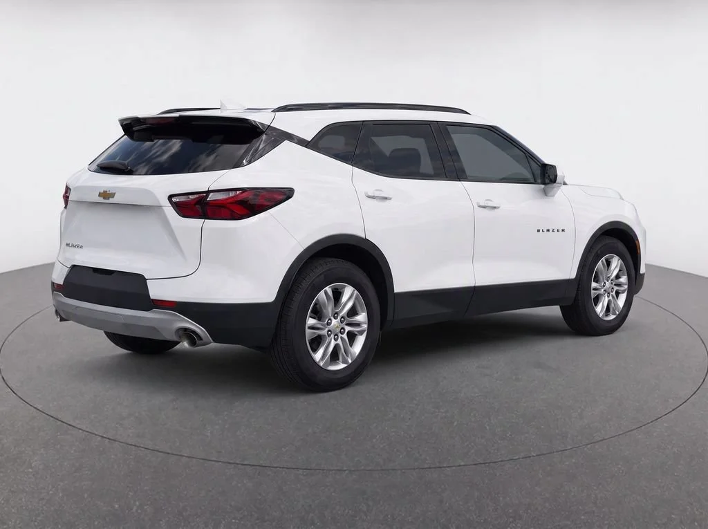 Used 2020 SUMMIT WHITE Chevrolet LT image 4