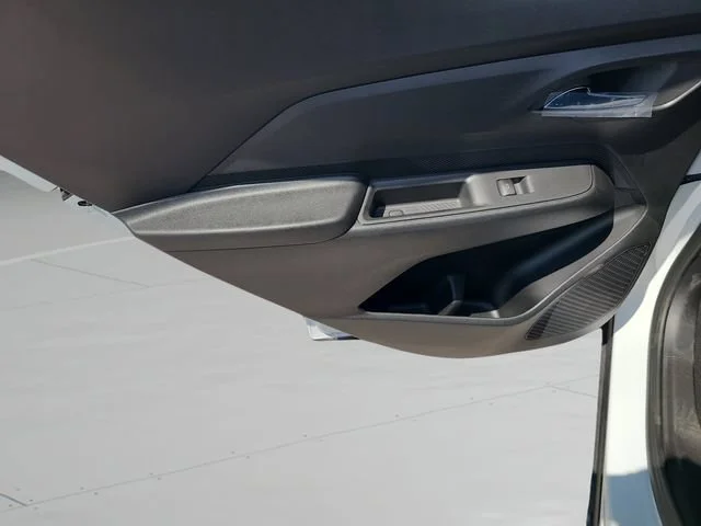 New 2027 Summit White Chevrolet LT image 16