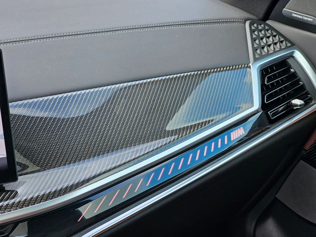 Used 2026 Mineral White Metallic BMW M60i image 33