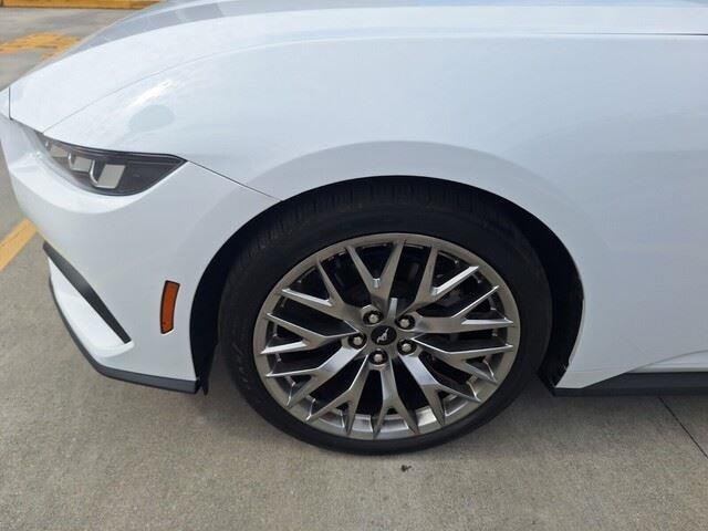 Used 2024 Oxford White Ford EcoBoost Premium image 31