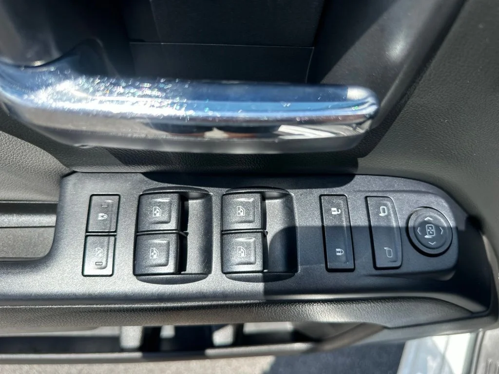 Used 2015 White Chevrolet Work Truck image 25