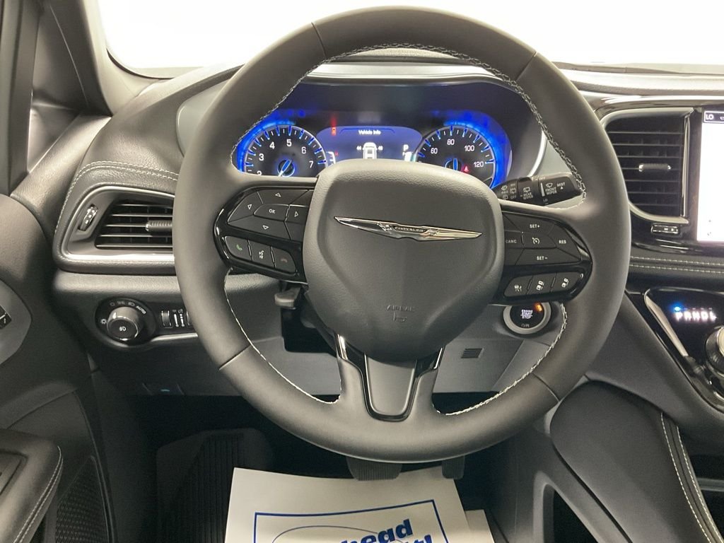 2025 Chrysler Pacifica Limited - Photo 13