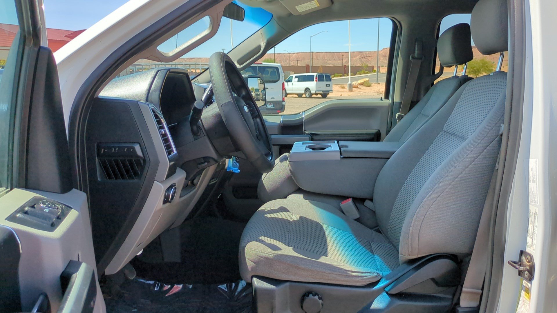 Used 2017 Ehite Ford XL image 14