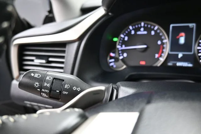 Used 2020 Black Lexus 350 image 38