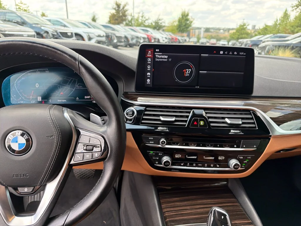 Used 2021 Gray BMW 530i image 21
