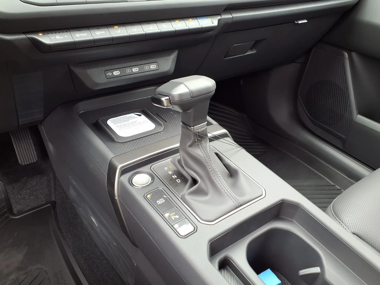 New 2027 Frost Blue / Black Roof Kia X-Line S image 5