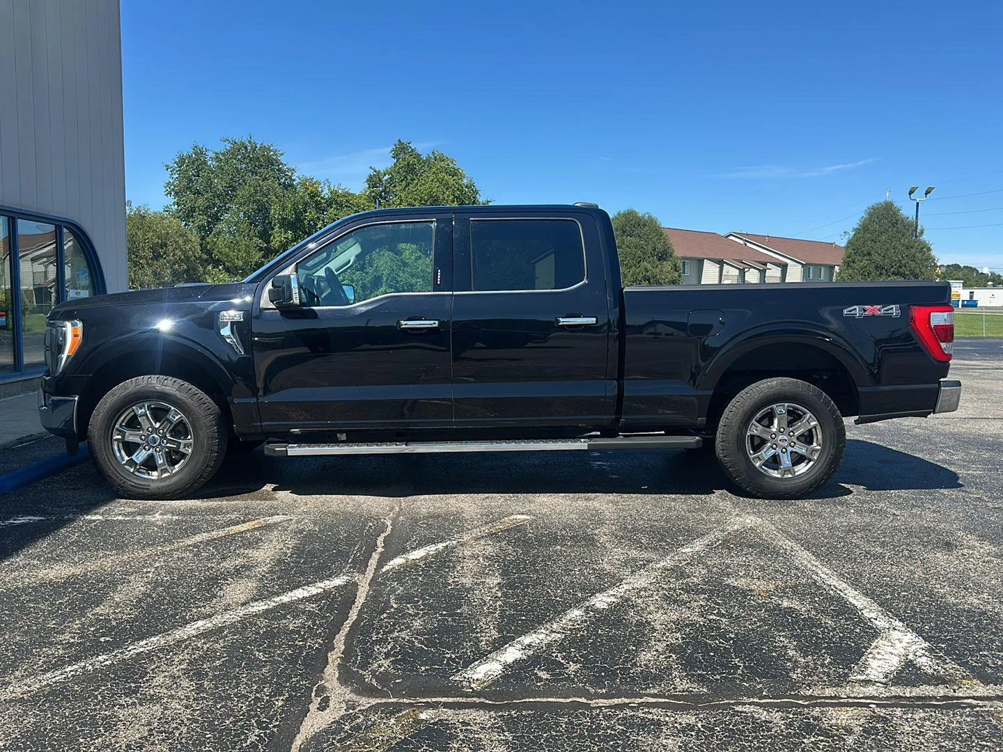 Used 2023 Agate Black Ford LARIAT image 2