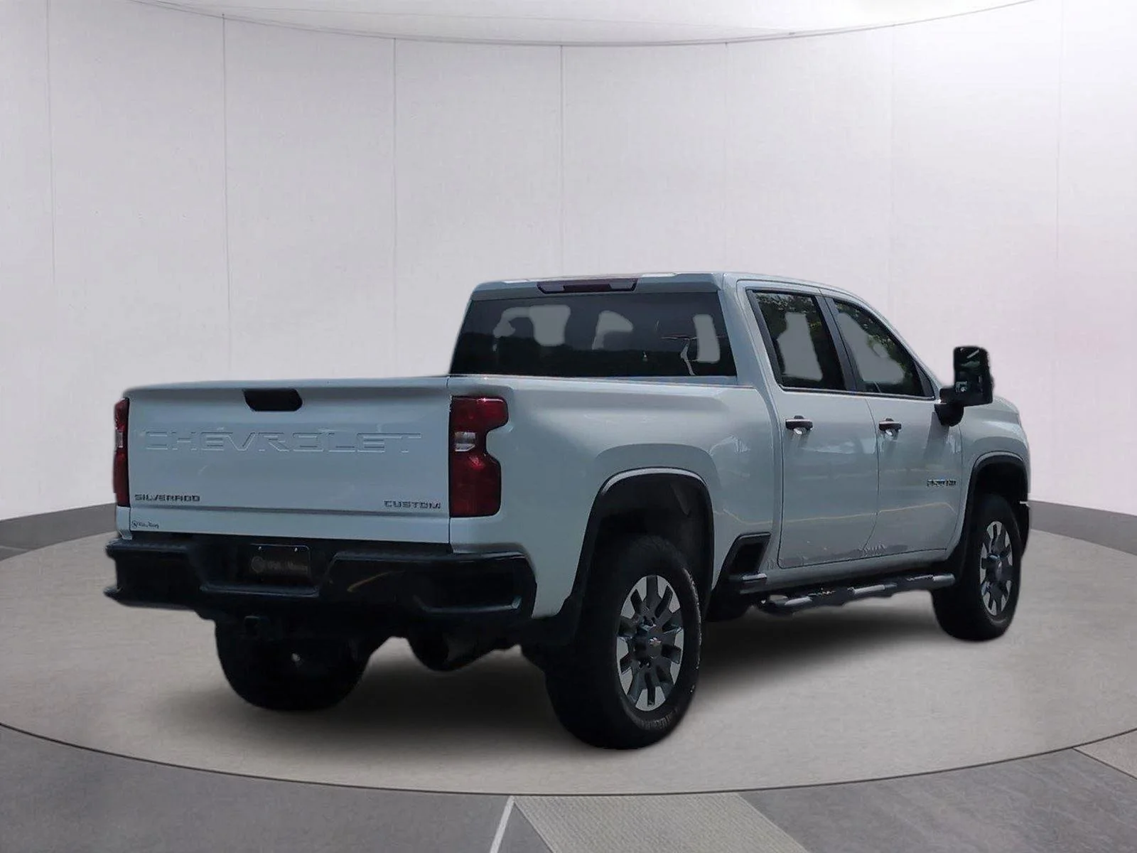 Used 2024 Summit White Chevrolet Custom image 7