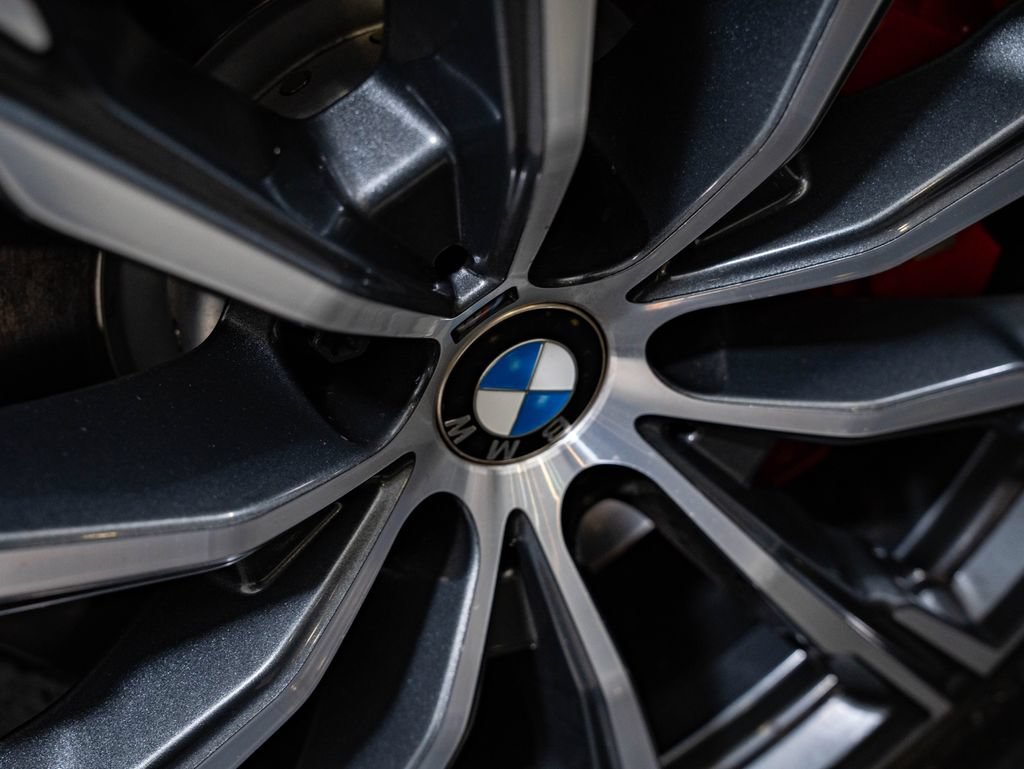 Used 2022 Phytonic Blue Metallic BMW M50i image 8