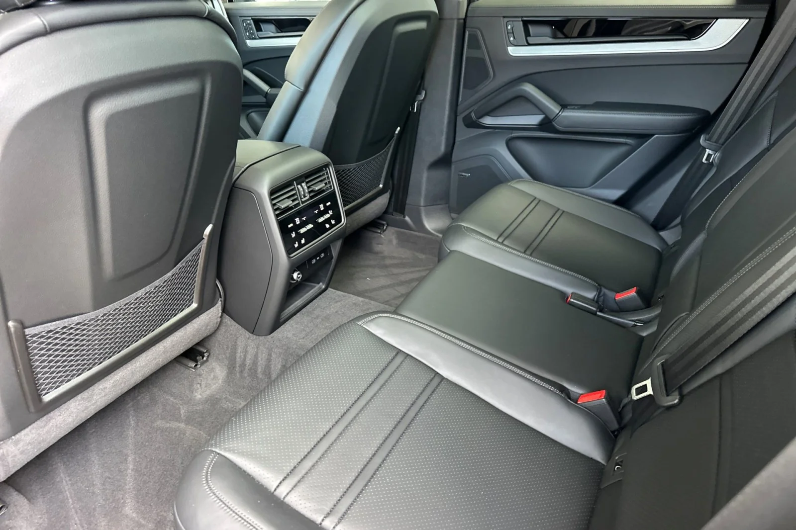 2026 Porsche Cayenne Coup S - Photo 13