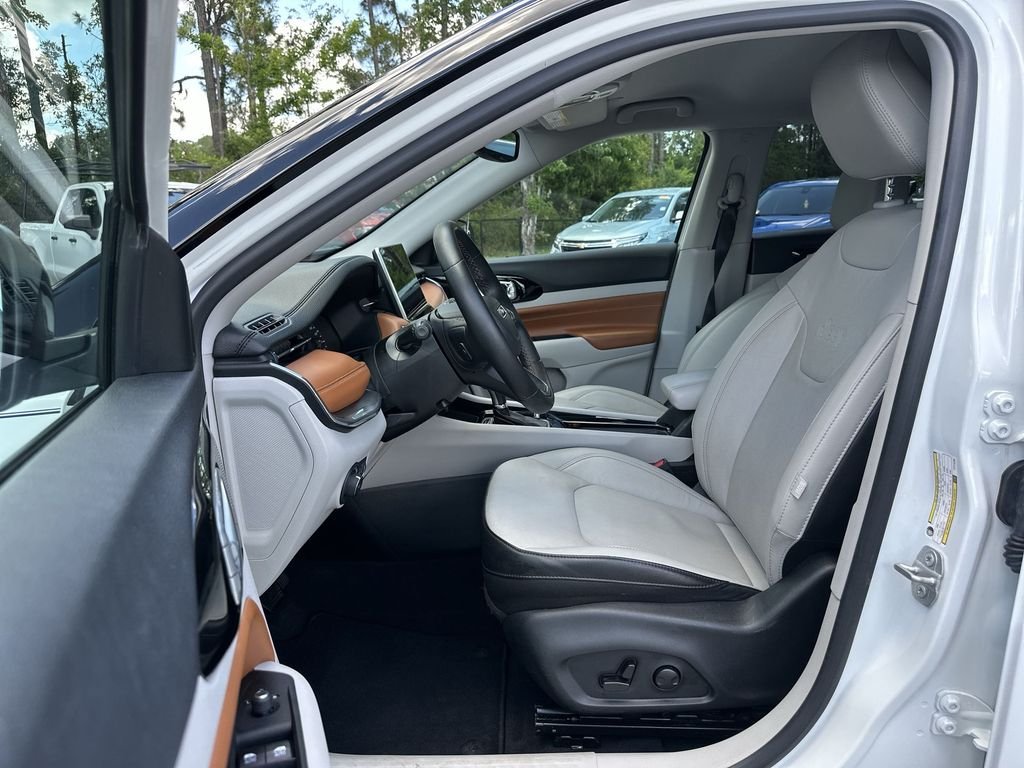Used 2022 White Jeep Limited image 18